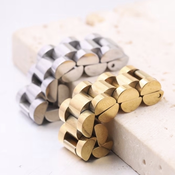 🎉🎉NEW🎉🎉 PRETTY!! Heavy Duty Titanium Steel Link Ring In SILVER - Picture 3 of 16